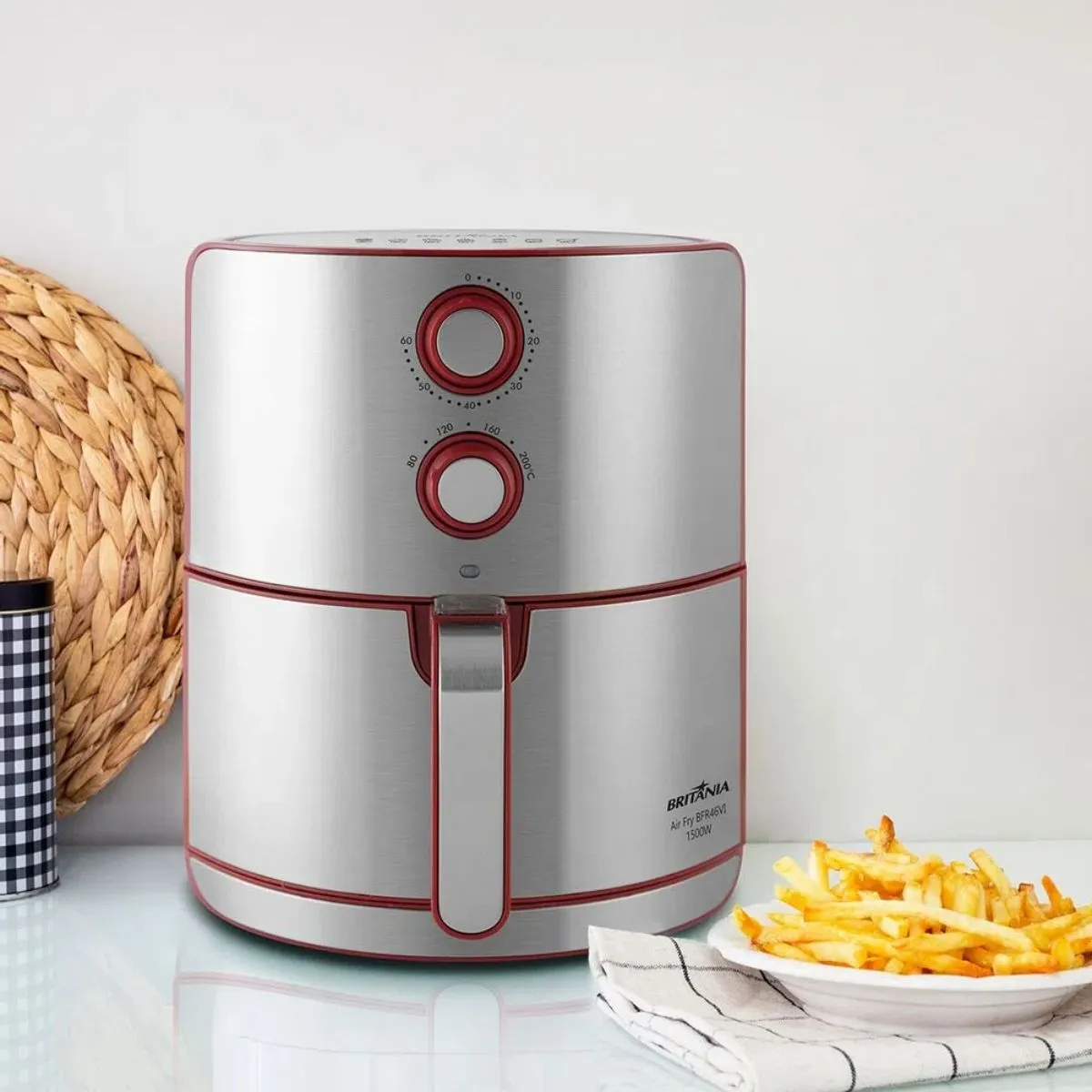 Fritadeira Elétrica Sem Óleo Air Fryer Britânia BFR46VI 4,6LT Inox/Vermelha 220V 1500W