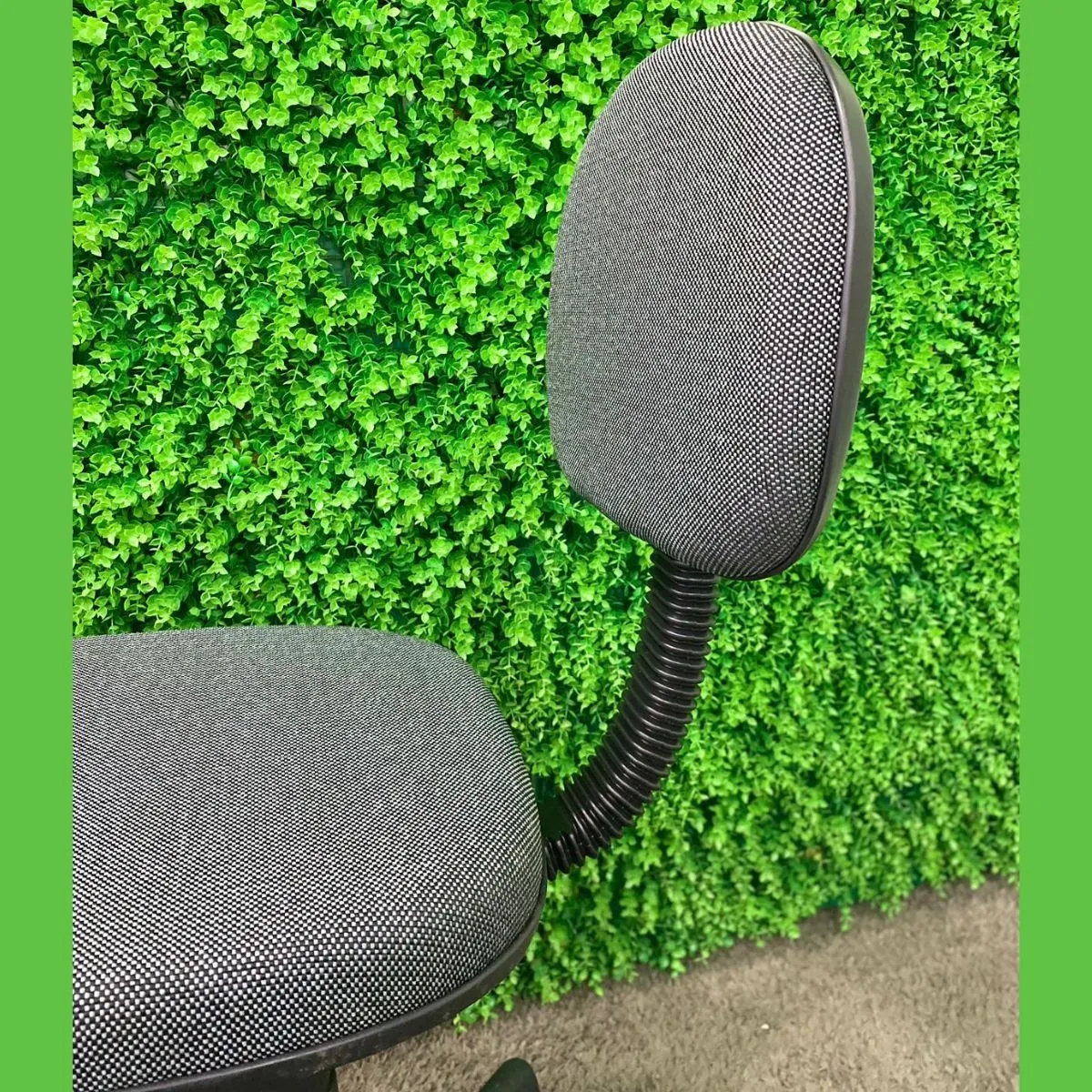 Cadeira Secretária Giratória Sem Braço Cinza/Preto