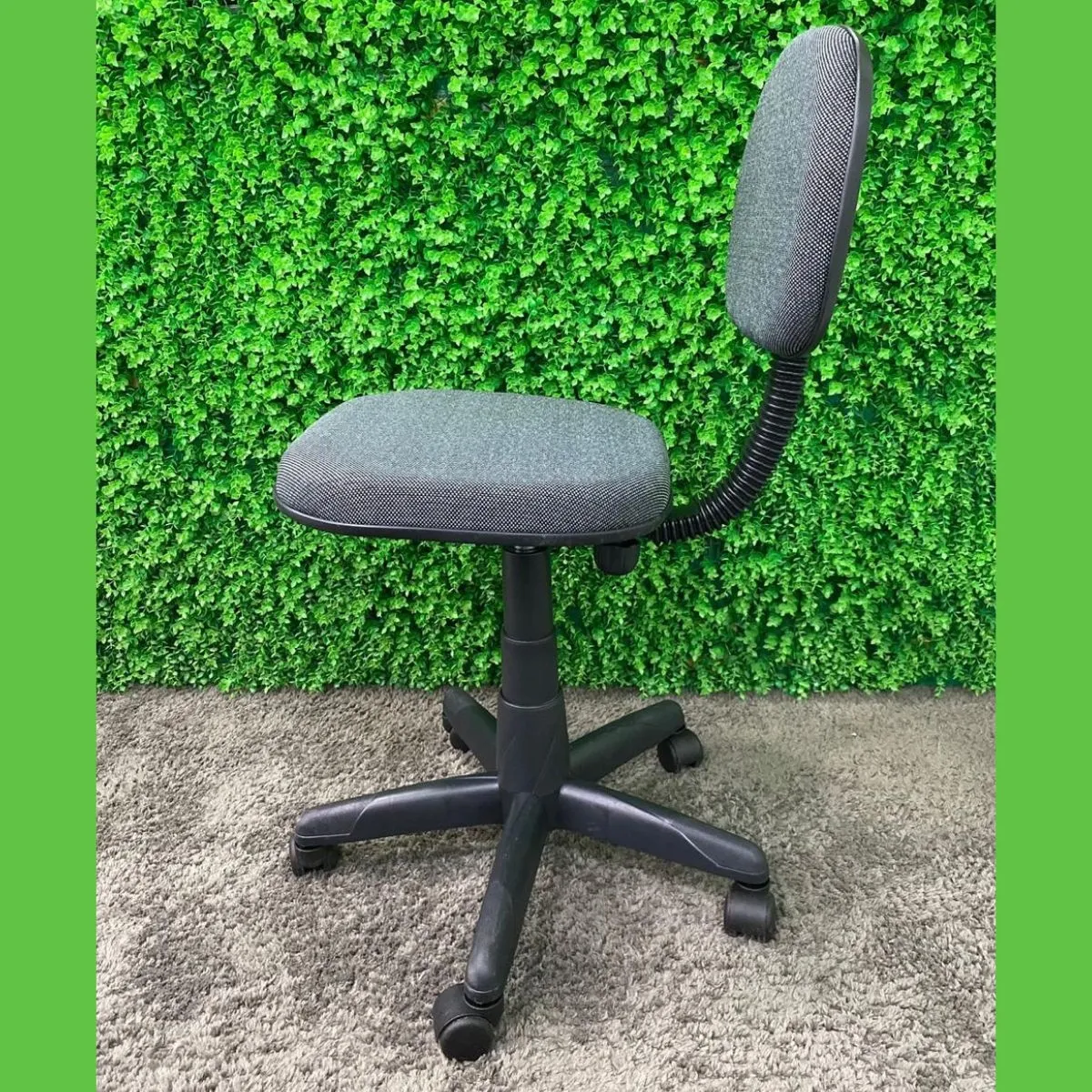 Cadeira Secretária Giratória Sem Braço Cinza/Preto