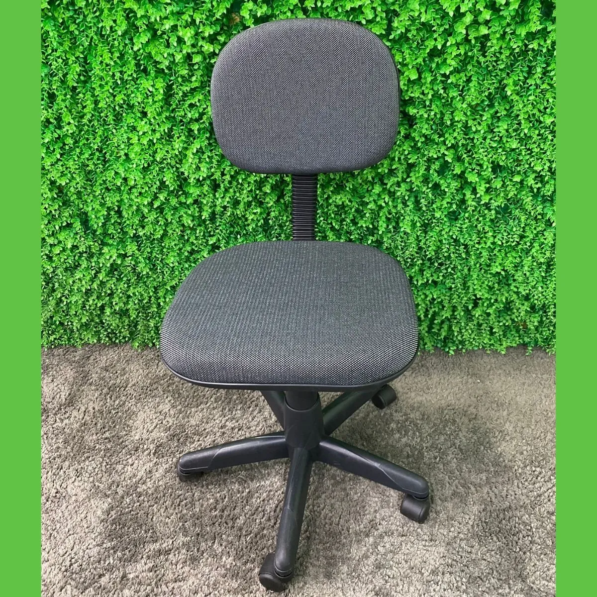 Cadeira Secretária Giratória Sem Braço Cinza/Preto