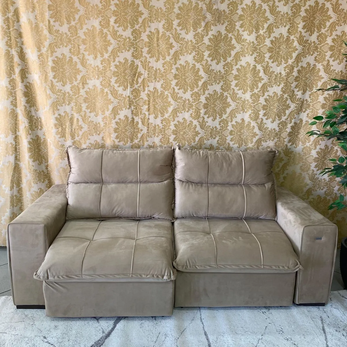 Sofá 3 Lugares Retrátil e Reclinável Lyra Veludo Deluxe Bege