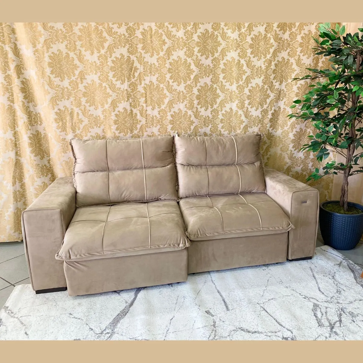 Sofá 3 Lugares Retrátil e Reclinável Lyra Veludo Deluxe Bege